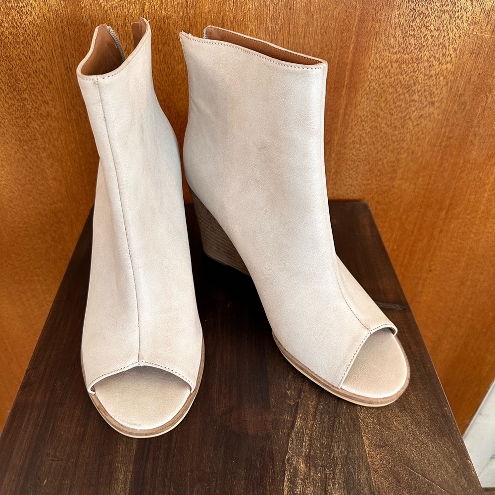 Beast Fashion wedge peep toe booties